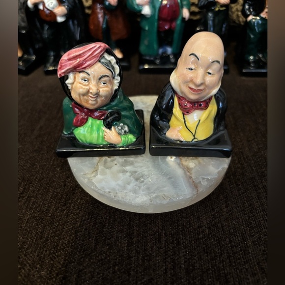 Royal Doulton Red and Green Decorative Accents Vintage colección . 15 characters - Picture 8 of 16